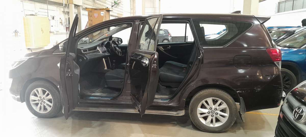 Toyota Innova VX